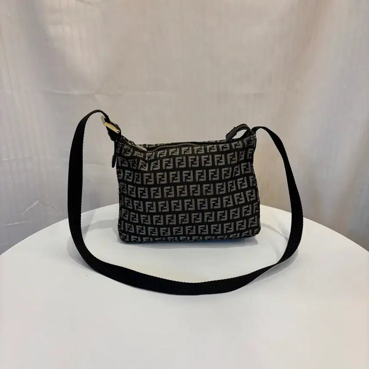 [BUNJANG] Fendi Zucchino Crossbody Bag / 정품 펜디 주카 크로스백