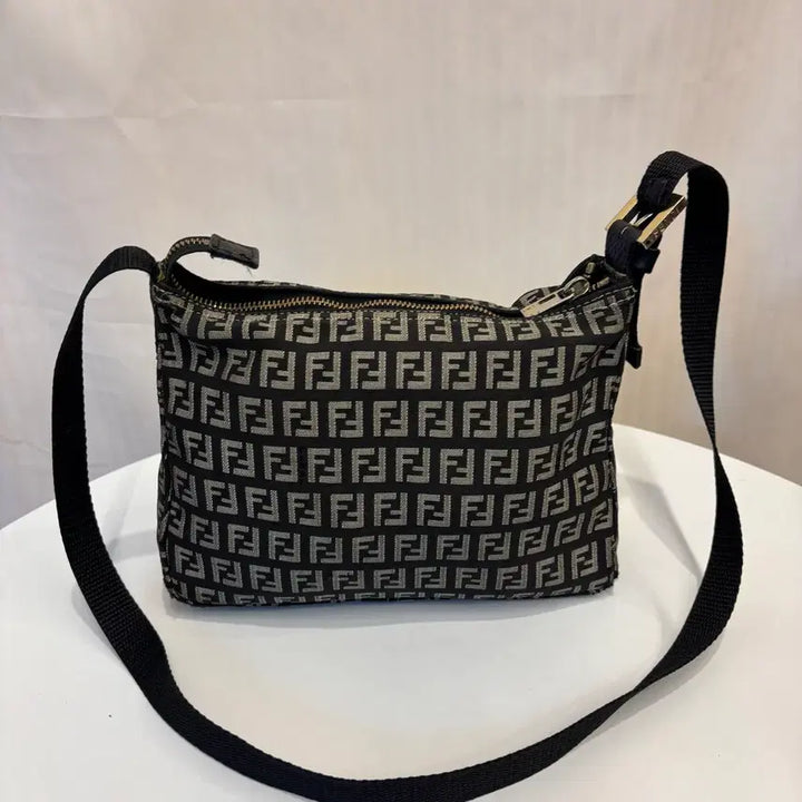 [BUNJANG] Fendi Zucchino Crossbody Bag / 정품 펜디 주카 크로스백