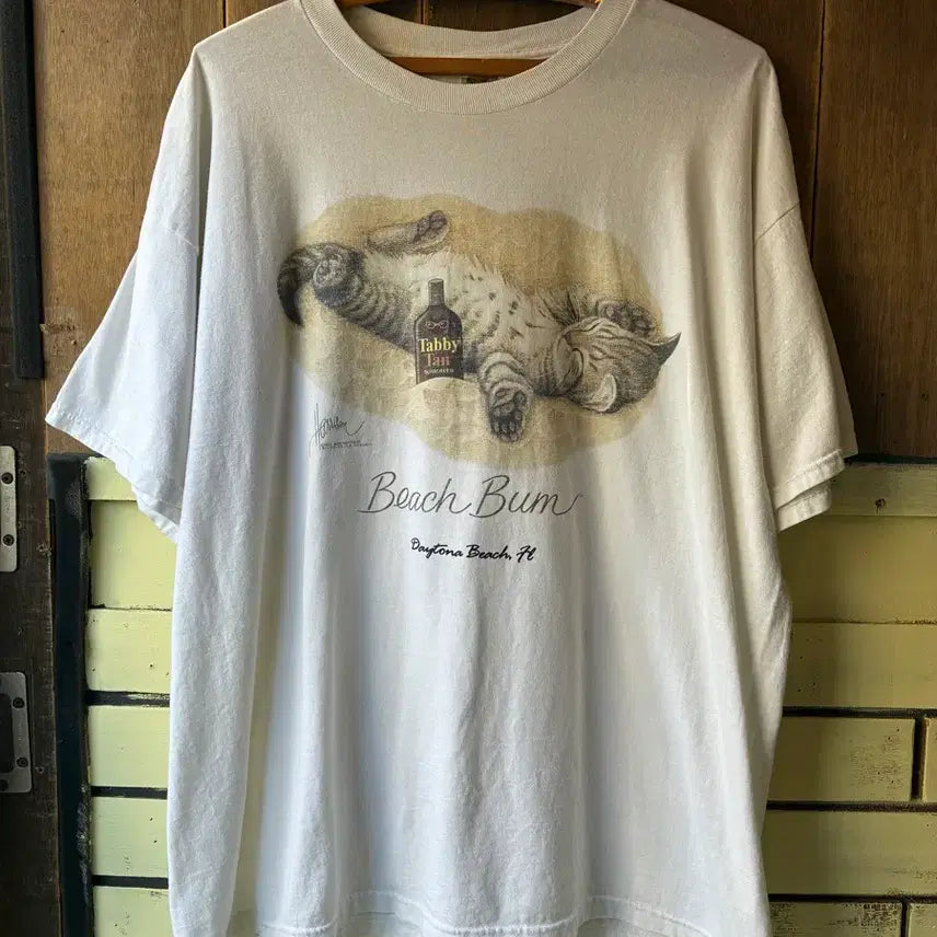 [SOLD OUT] 90s Vintage Cat Graphic Tee