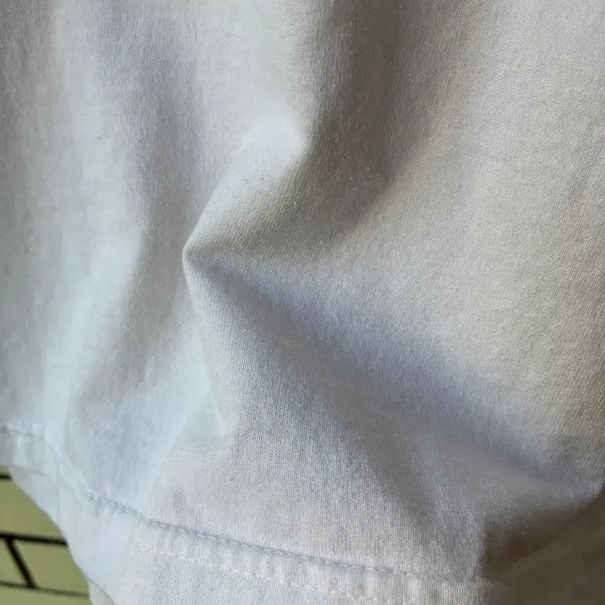[SOLD OUT] 90s Vintage Cat Graphic Tee