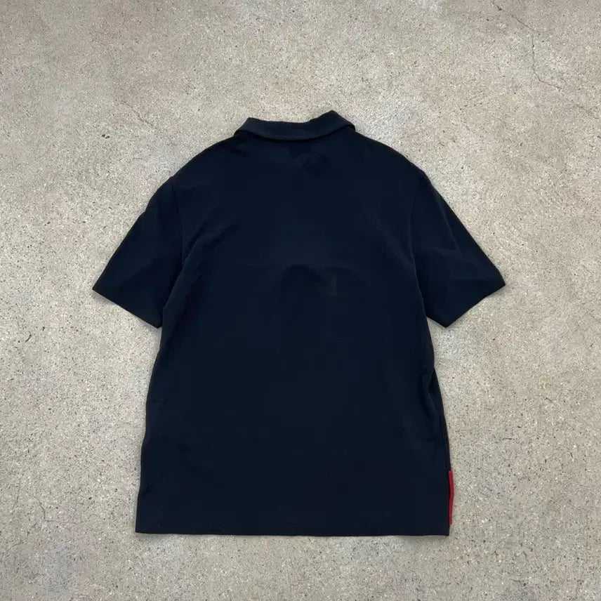 [SOLD OUT] 프라다 스포츠 00s 레드탭 하프집 카라 티셔츠