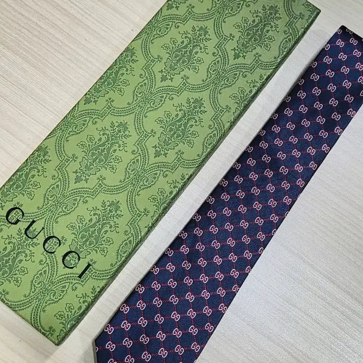 [BUNJANG] Gucci GG Pattern Navy Silk Tie / 구찌 GUCCI GG 패턴 네이비 실크 넥타이(네이비)