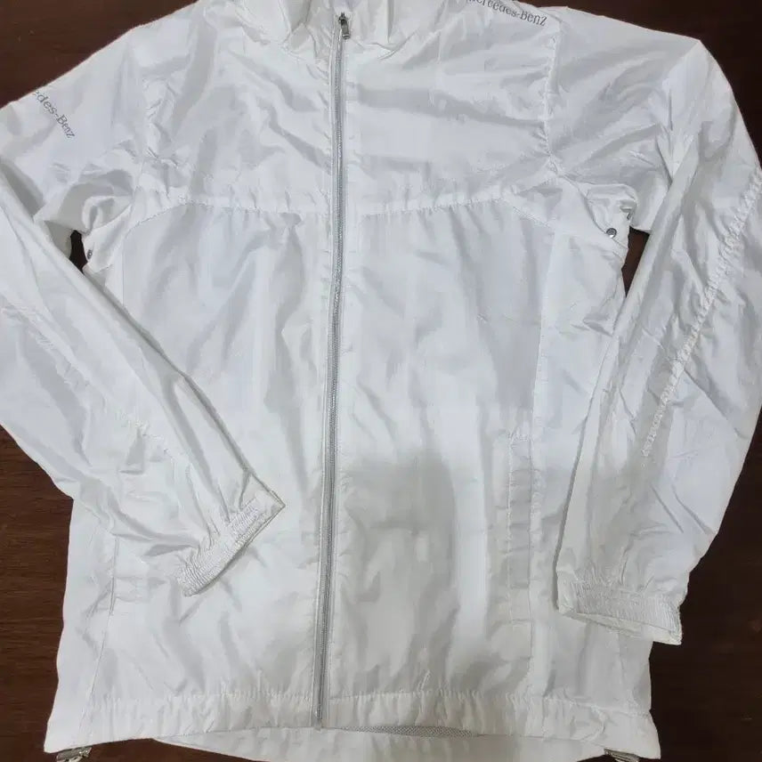 [SOLD OUT] 벤츠 화이트 바람막이 자켓