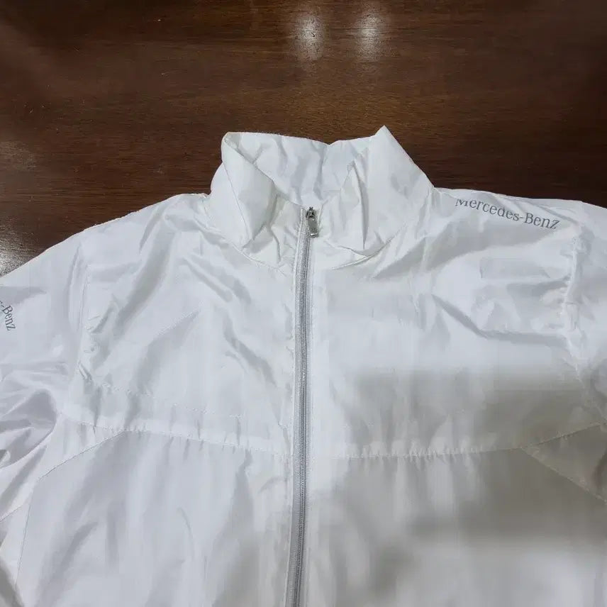 [SOLD OUT] 벤츠 화이트 바람막이 자켓