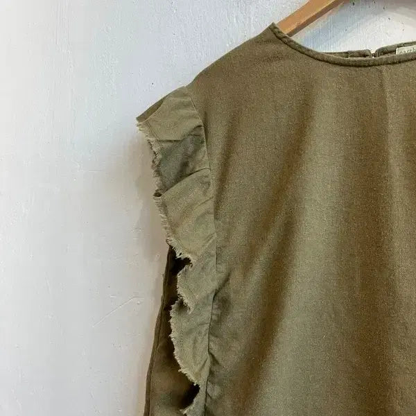 [BUNJANG] Earth Music JPN Linen Blend Frill Blouse / 어스뮤직 JPN 린넨 블렌디드 프릴 블라우스