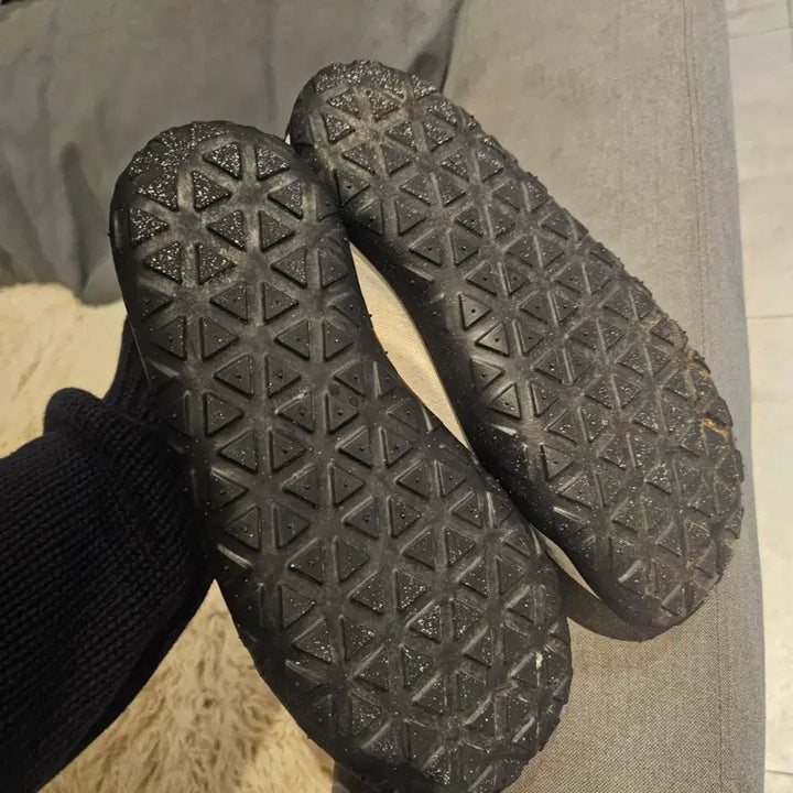 [BUNJANG] Nike ACG Summit White and Black Sneakers / 260 나이키acg 목 서밋 화이트앤 블랙
