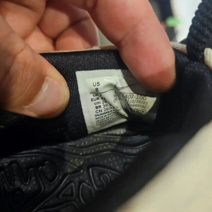 [BUNJANG] Nike ACG Summit White and Black Sneakers / 260 나이키acg 목 서밋 화이트앤 블랙