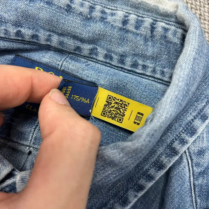 [SOLD OUT] 폴로 클래식핏 QR라벨 데님셔츠(M)