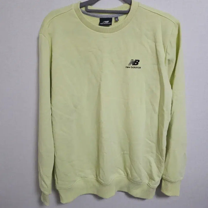 [BUNJANG] New Balance Outdoor Pack Graphic Sweatshirt (S) / 뉴발란스 아웃도어팩 그래픽 맨투맨 (90/S)