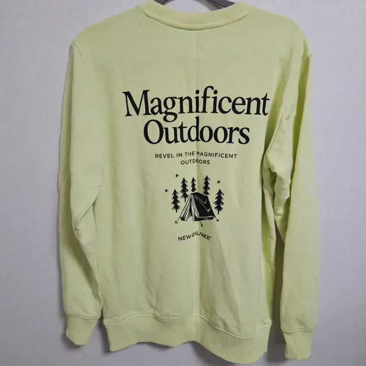 [BUNJANG] New Balance Outdoor Pack Graphic Sweatshirt (S) / 뉴발란스 아웃도어팩 그래픽 맨투맨 (90/S)