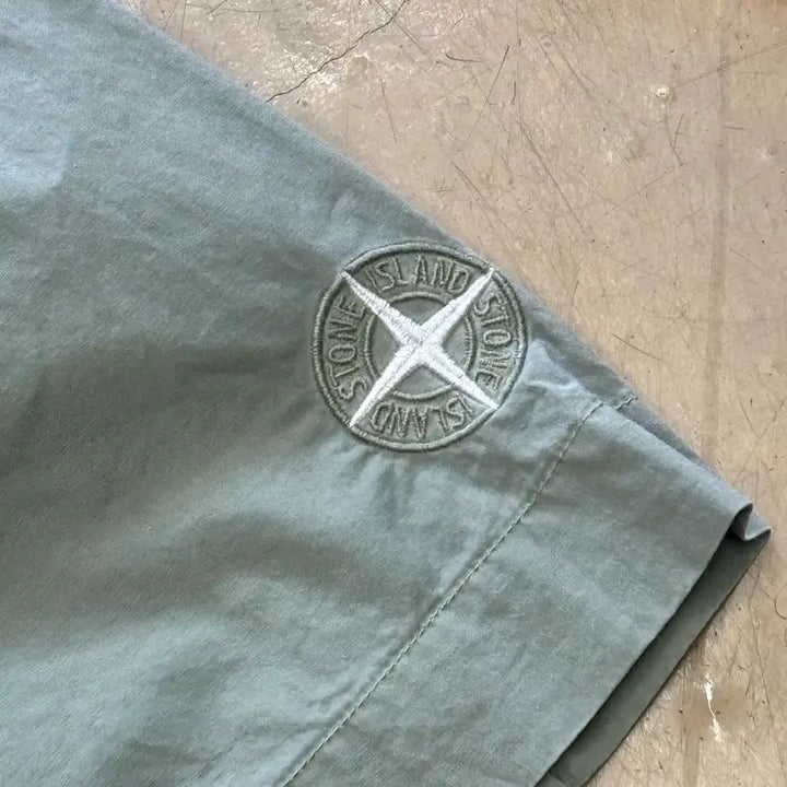 [BUNJANG] Stone Island Khaki Short Sleeve Shirt / 100 스톤아일랜드 카키 반팔셔츠