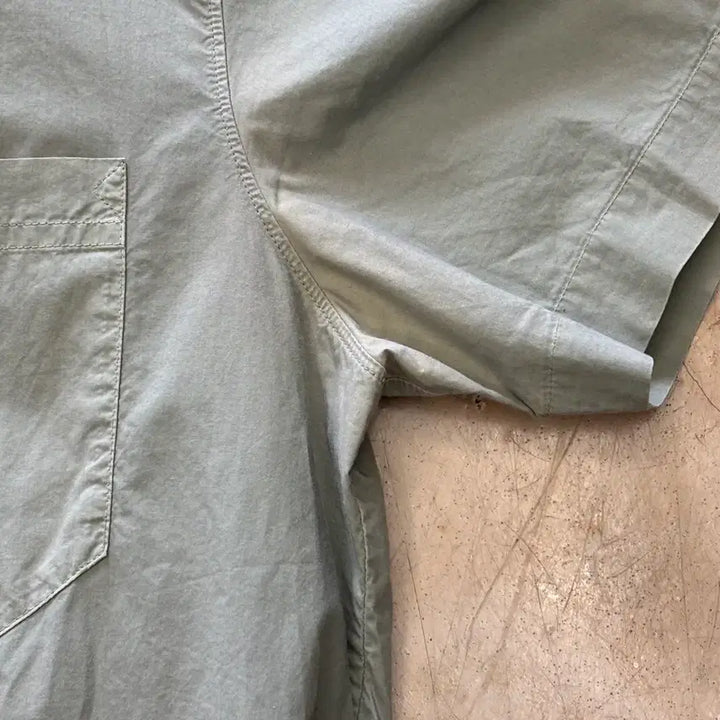 [BUNJANG] Stone Island Khaki Short Sleeve Shirt / 100 스톤아일랜드 카키 반팔셔츠