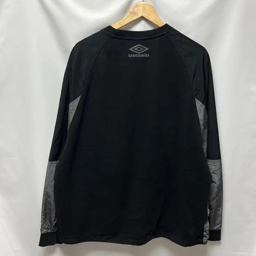 [SOLD OUT] [정품/2XL] 엄브로 우븐 블랙그레이 맨투맨 웜업