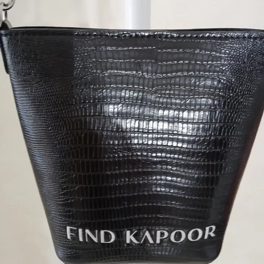[BUNJANG] Find Kapoor Crossbody Bag / 파인드카푸어 크로스백