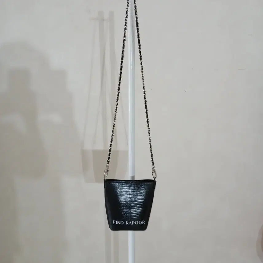 [BUNJANG] Find Kapoor Crossbody Bag / 파인드카푸어 크로스백