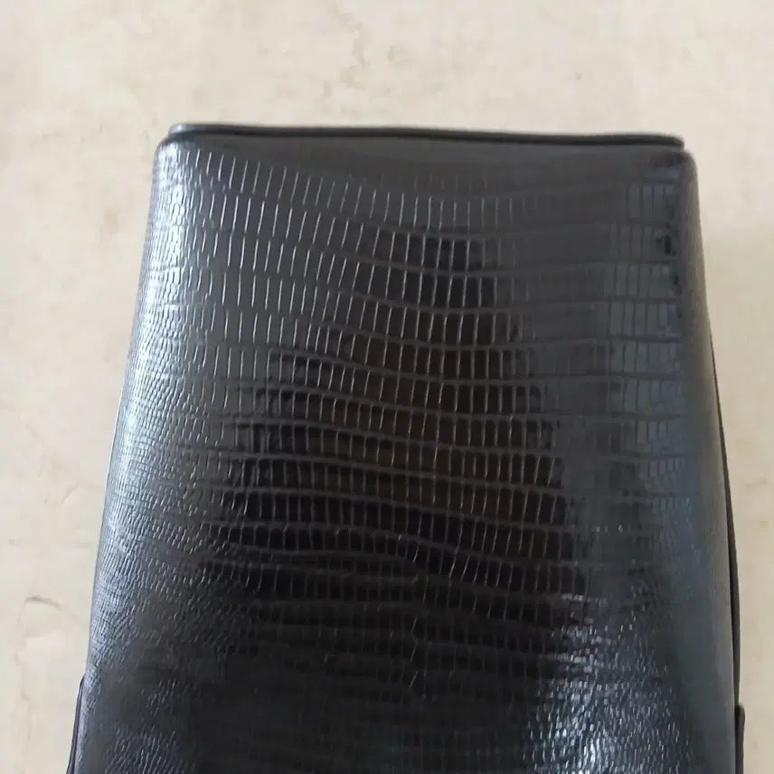[BUNJANG] Find Kapoor Crossbody Bag / 파인드카푸어 크로스백