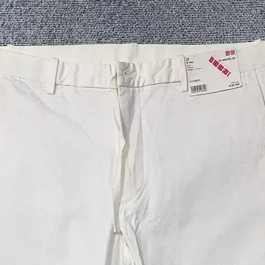 [SOLD OUT] [새상품]유니클로 화이트 캐주얼 치노팬츠 면바지 L