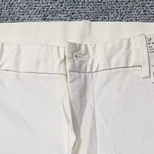 [SOLD OUT] [새상품]유니클로 화이트 캐주얼 치노팬츠 면바지 L