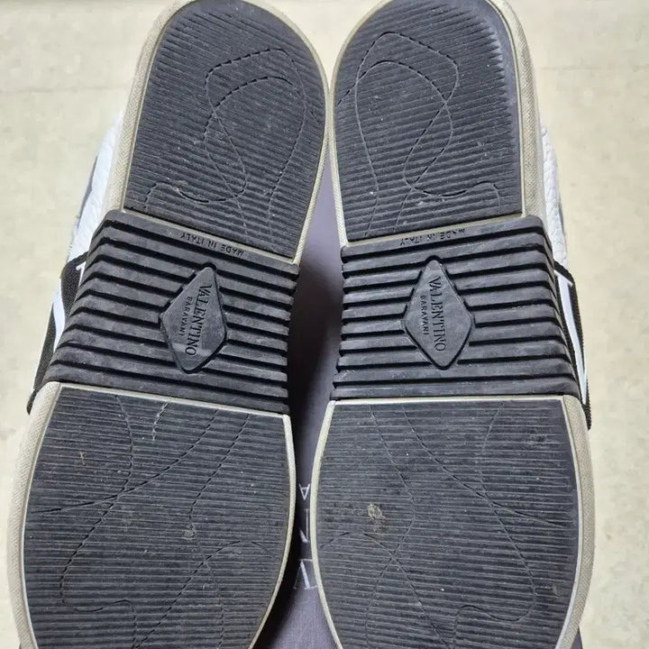 [SOLD OUT] 정품)발렌티노 스니커즈(슬립온)265~270판매