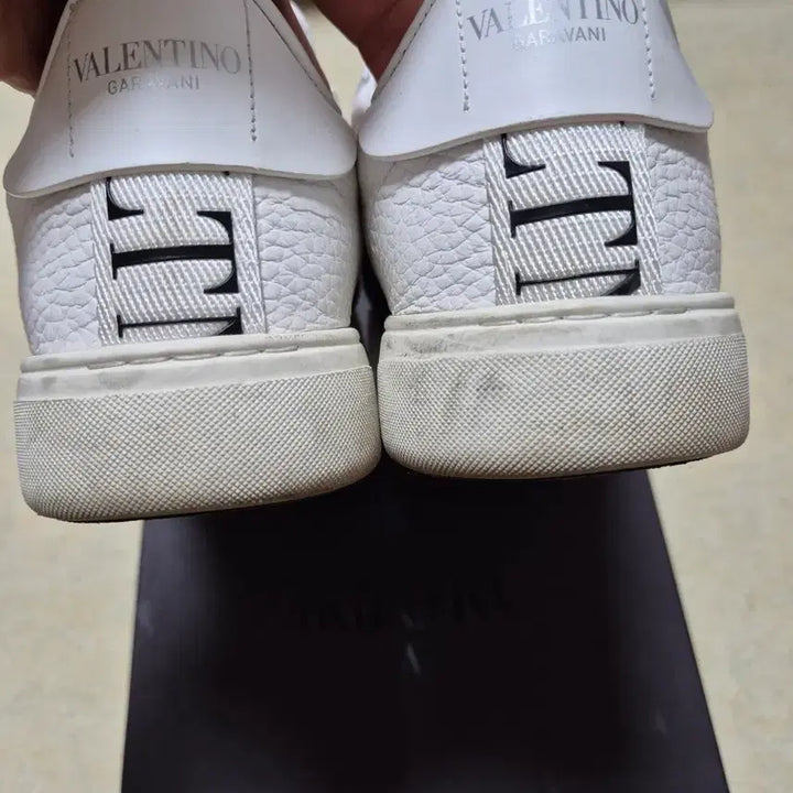 [SOLD OUT] 정품)발렌티노 스니커즈(슬립온)265~270판매