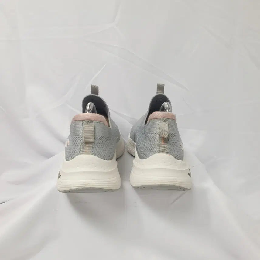 [BUNJANG] Skechers Arch Fit Gray Slip-On Sneakers / 빈티지하서 240 스케쳐스 아치 핏 그레이 슬립온 스니커즈