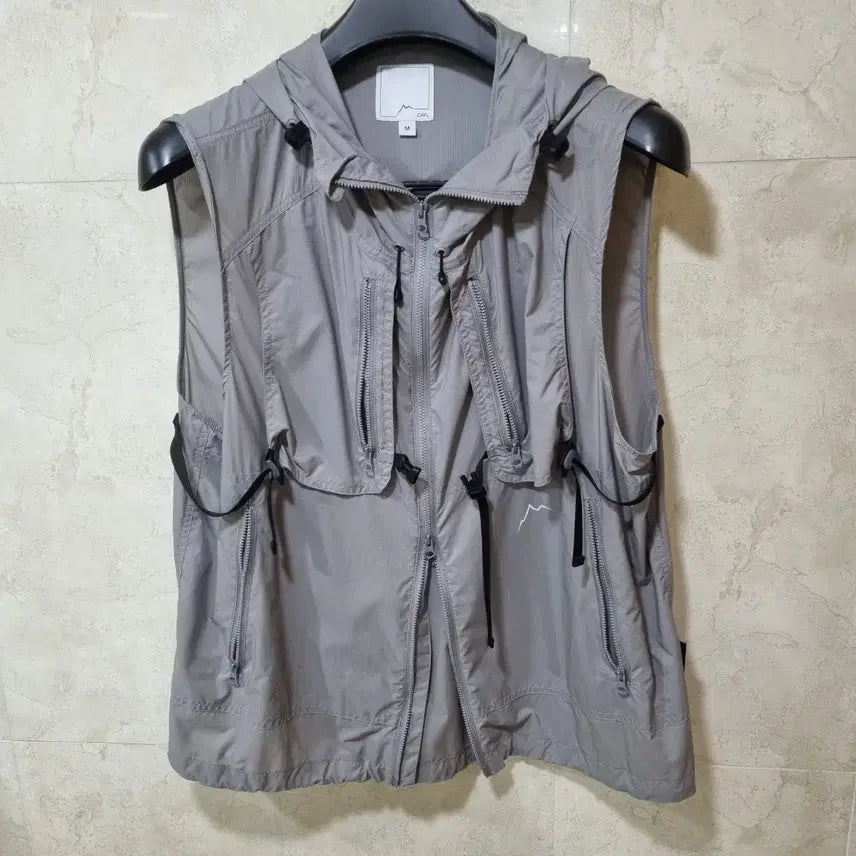 [BUNJANG] Kayeil Vest / 케일 베스트
