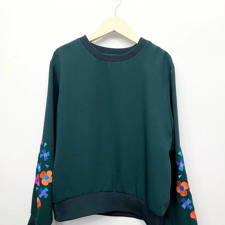 [BUNJANG] Lucky Chouette Floral Embroidered Blouse / 럭키슈에뜨 정품 소매 꽃자수 맨투맨 블라우스 카키 FREE