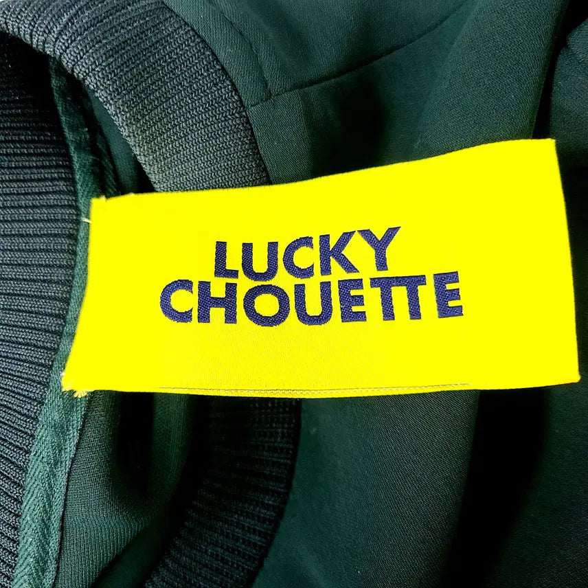 [BUNJANG] Lucky Chouette Floral Embroidered Blouse / 럭키슈에뜨 정품 소매 꽃자수 맨투맨 블라우스 카키 FREE