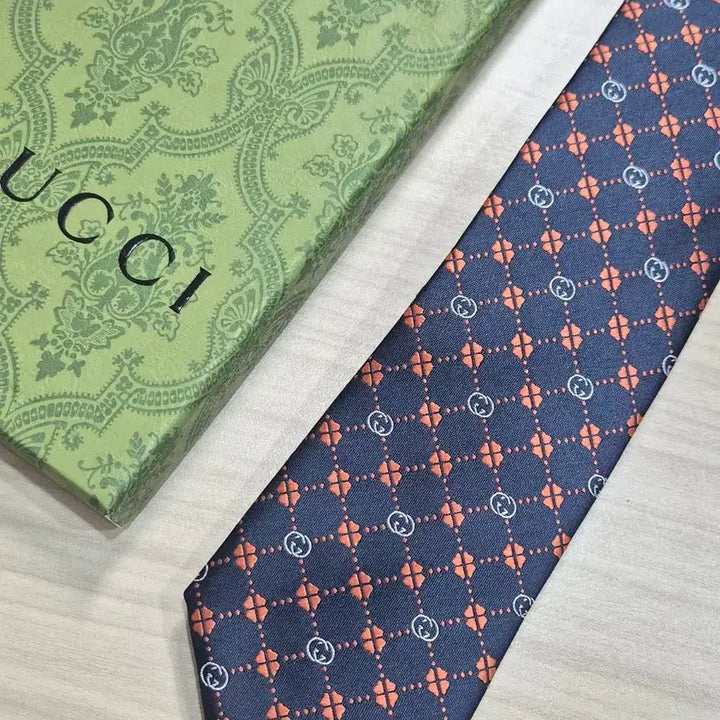 [BUNJANG] Gucci GG Clover Pattern Silk Tie (Navy) / 구찌 GUCCI GG 크로바 패턴 실크 넥타이(네이비)