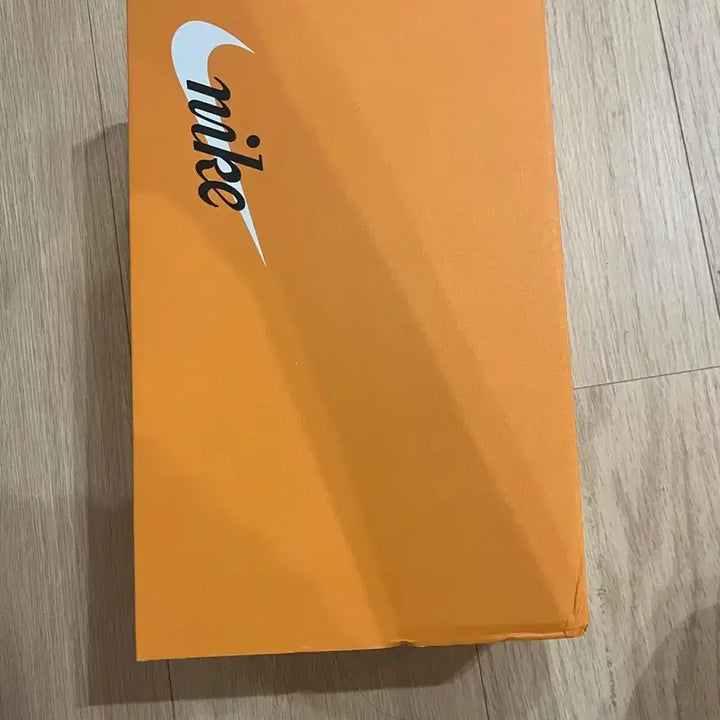 [SOLD OUT] 나이키 문 슈 서밋