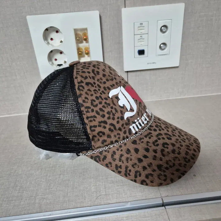 [BUNJANG] NIIER NOR Leopard Print Ball Cap for Women / NIIER NOR 니어노어  호피 볼캡 여성 프리