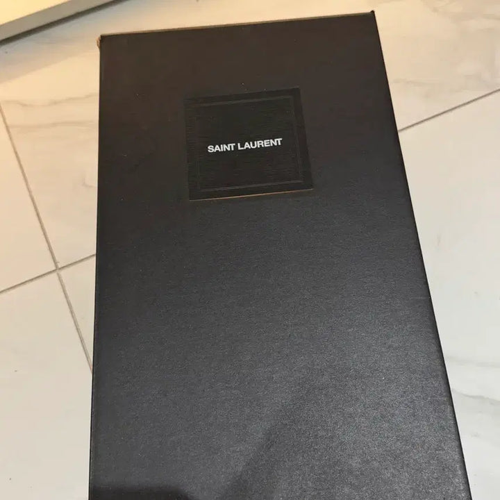 [SOLD OUT] 생로랑 스타 로우탑 스니커즈 42.5사이즈