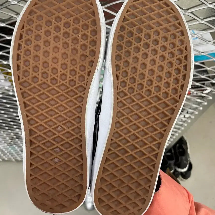 [BUNJANG] Vans Disney OG Family Authentic Sneakers / 반스 X 디즈니 OG 패밀리 어센틱 240 (gr-4483)
