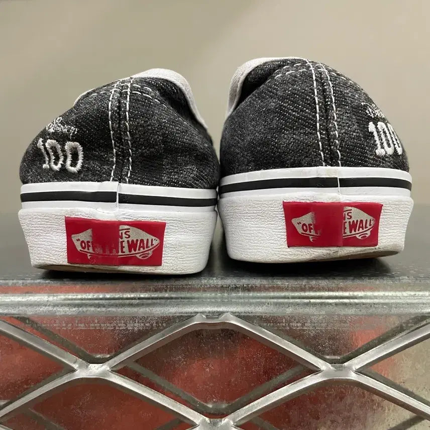 [BUNJANG] Vans Disney OG Family Authentic Sneakers / 반스 X 디즈니 OG 패밀리 어센틱 240 (gr-4483)