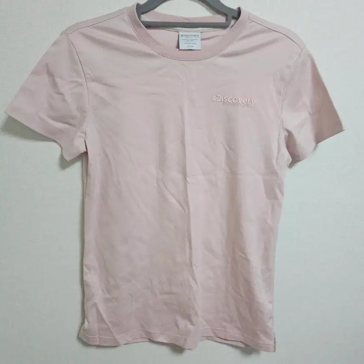 [SOLD OUT] [제목] 디스커버리 여성 로고 반팔 티셔츠 (90사이즈/연핑크)