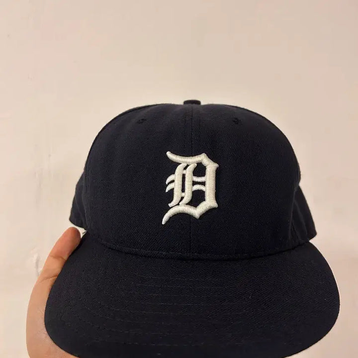 [SOLD OUT] 뉴에라 디트로이트 타이거즈 59FIFTY 네이비 (57.7cm)