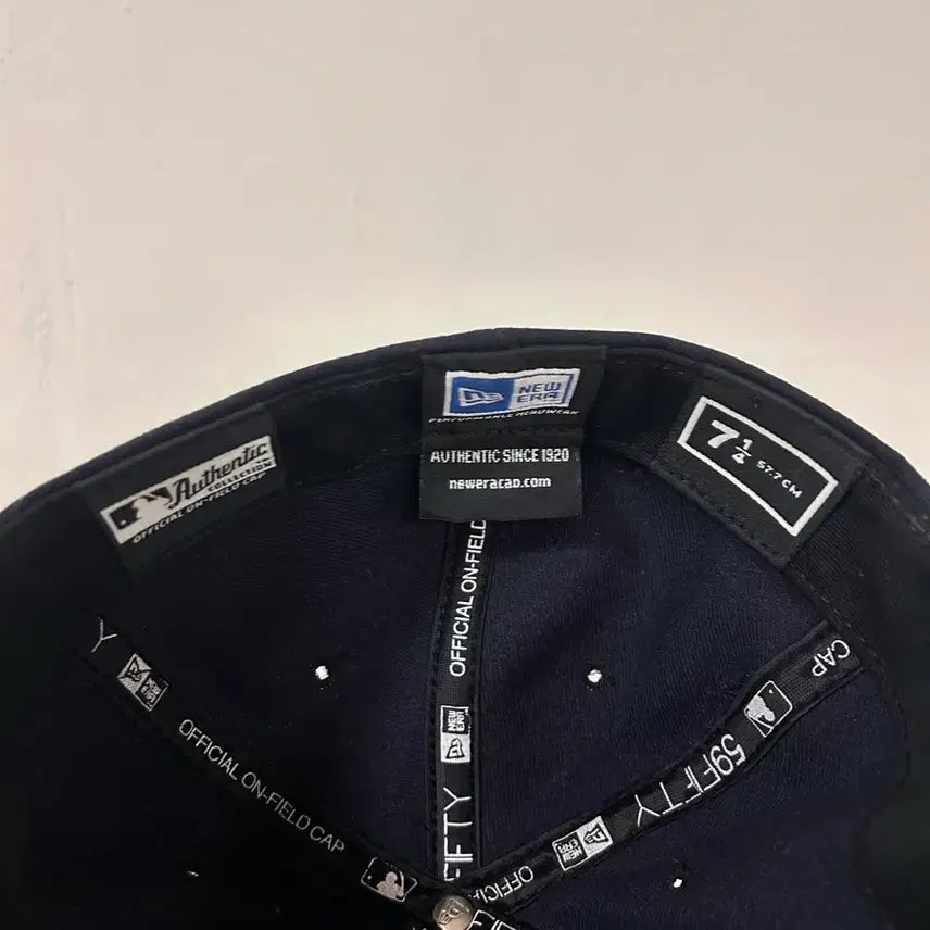 [SOLD OUT] 뉴에라 디트로이트 타이거즈 59FIFTY 네이비 (57.7cm)