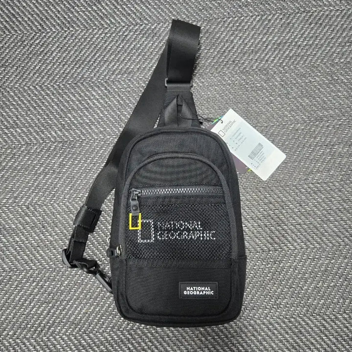 [BUNJANG] National Geographic Black Sling Bag / 내셔널지오그래픽 블랙 슬링백