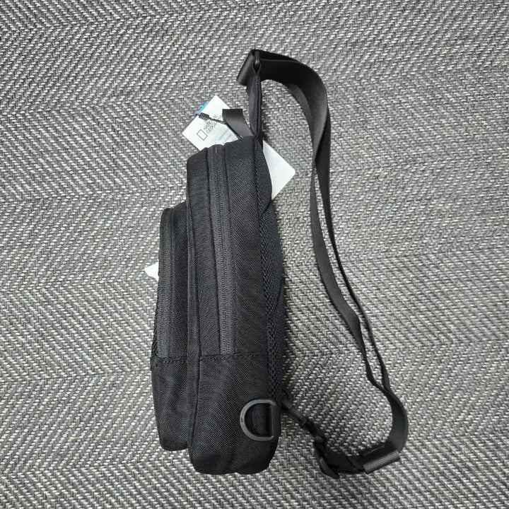 [BUNJANG] National Geographic Black Sling Bag / 내셔널지오그래픽 블랙 슬링백