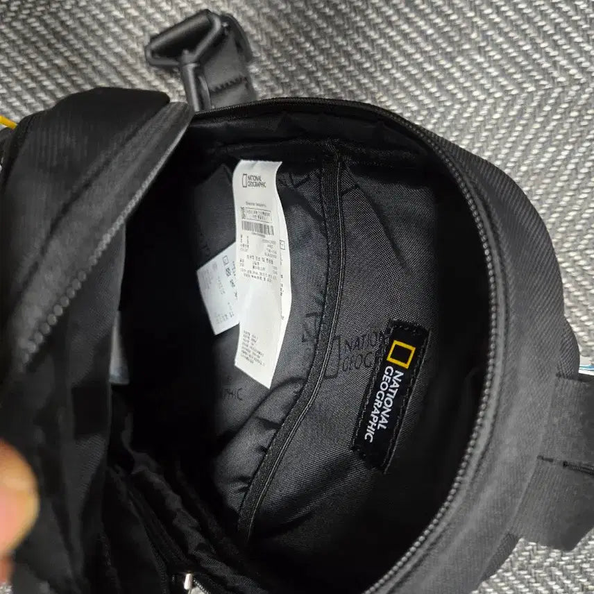 [BUNJANG] National Geographic Black Sling Bag / 내셔널지오그래픽 블랙 슬링백