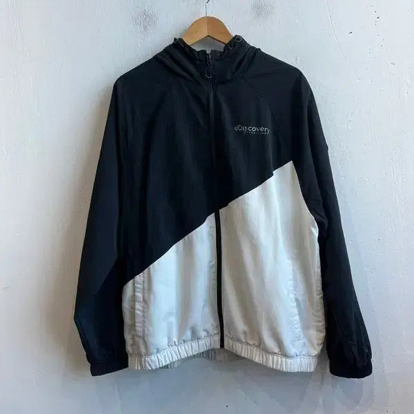 [SOLD OUT] 디스커버리 바람막이 자켓 110