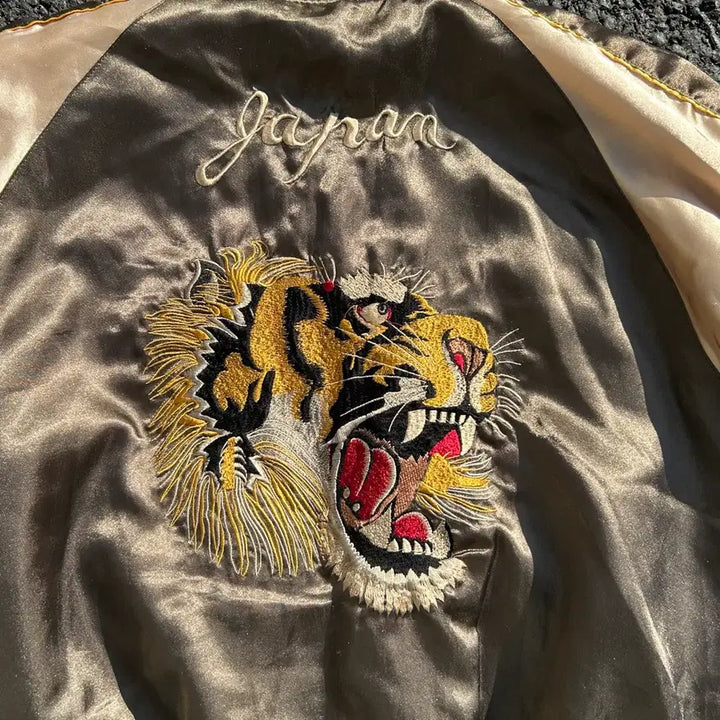 [BUNJANG] Dragonfly Reversible Souvenir Jacket / 드래곤플라이 리버시블 수베니어 자켓