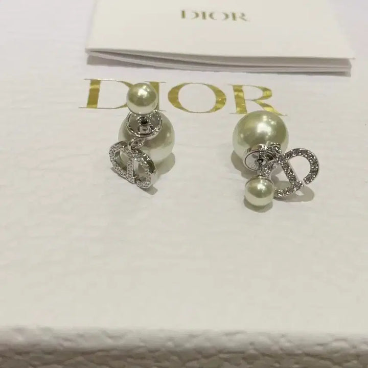 [BUNJANG] Dior CD Crystal Pearl Earrings / 디올 CD 크리스탈 진주 귀걸이