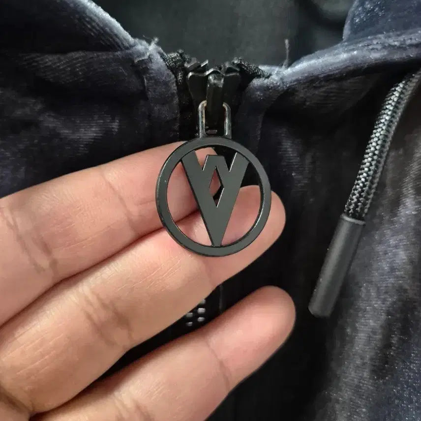[BUNJANG] LifeWork Velvet Hoodie Zip-up Charcoal Free Size / *무료배송*라이프워크 벨벳 후드집업 차콜 프리시이즈 (상태A급)