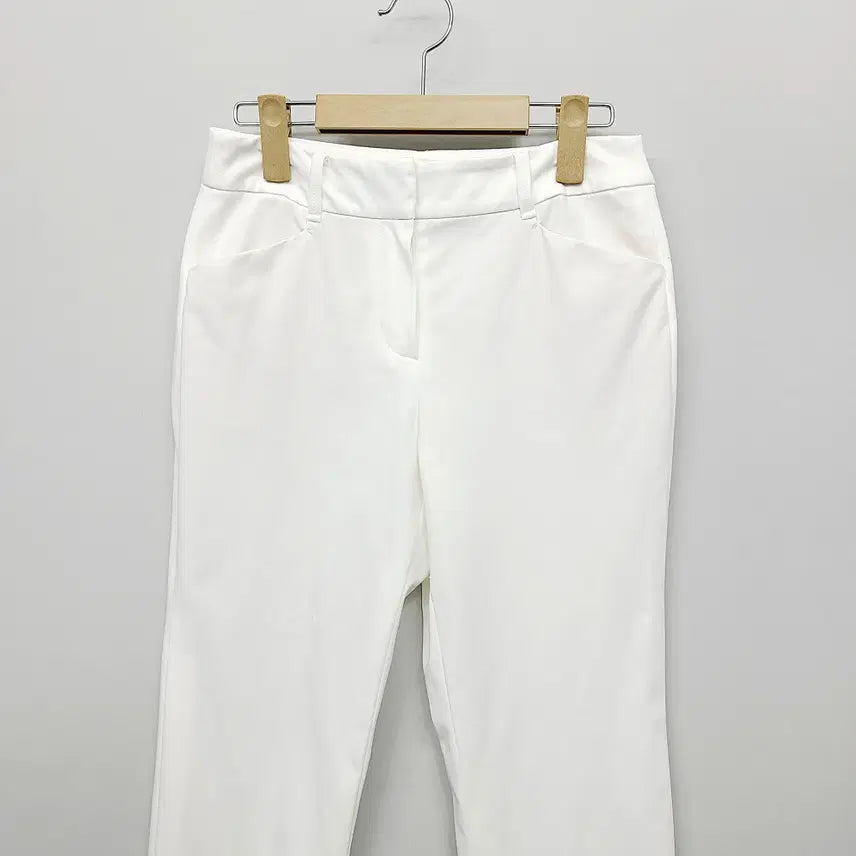 [BUNJANG] Hazzys Ladies White Cotton-Spandex Straight Pants / 헤지스 레이디스 화이트 면스판 일자 팬츠 64-88