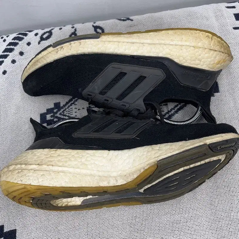[BUNJANG] Adidas Ultraboost 21 Running Shoes 270 / 아디다스 울트라부스트 21 러닝화 운동화 270 X00011