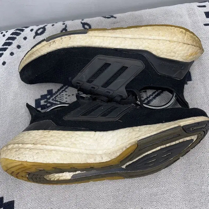 [BUNJANG] Adidas Ultraboost 21 Running Shoes 270 / 아디다스 울트라부스트 21 러닝화 운동화 270 X00011