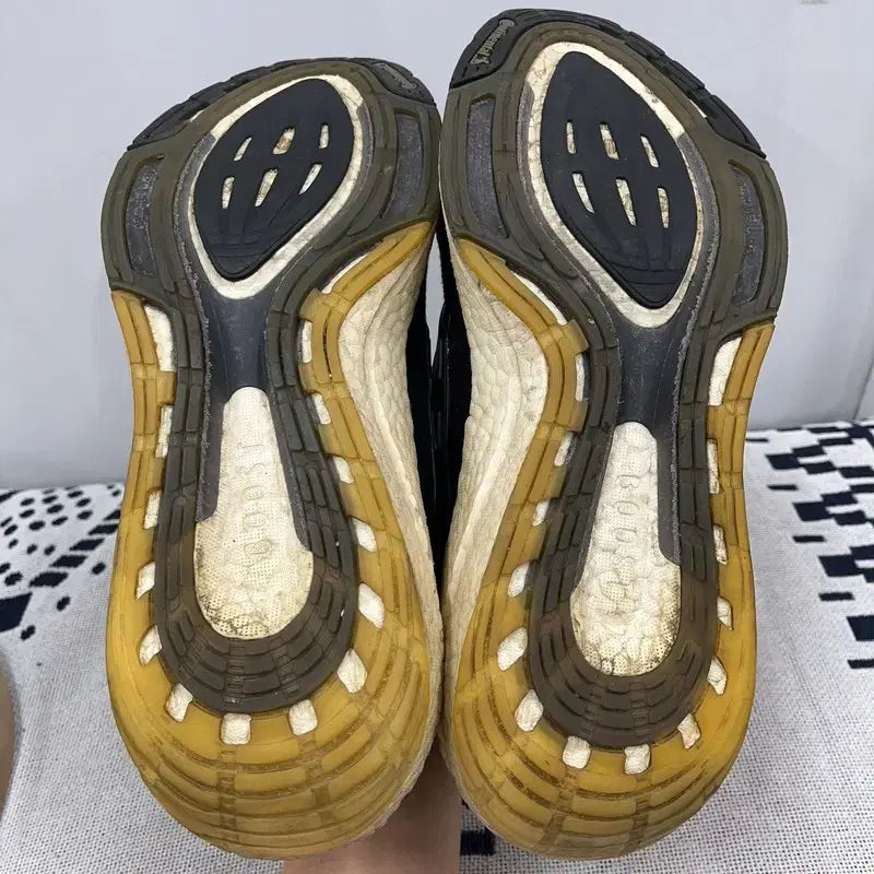 [BUNJANG] Adidas Ultraboost 21 Running Shoes 270 / 아디다스 울트라부스트 21 러닝화 운동화 270 X00011