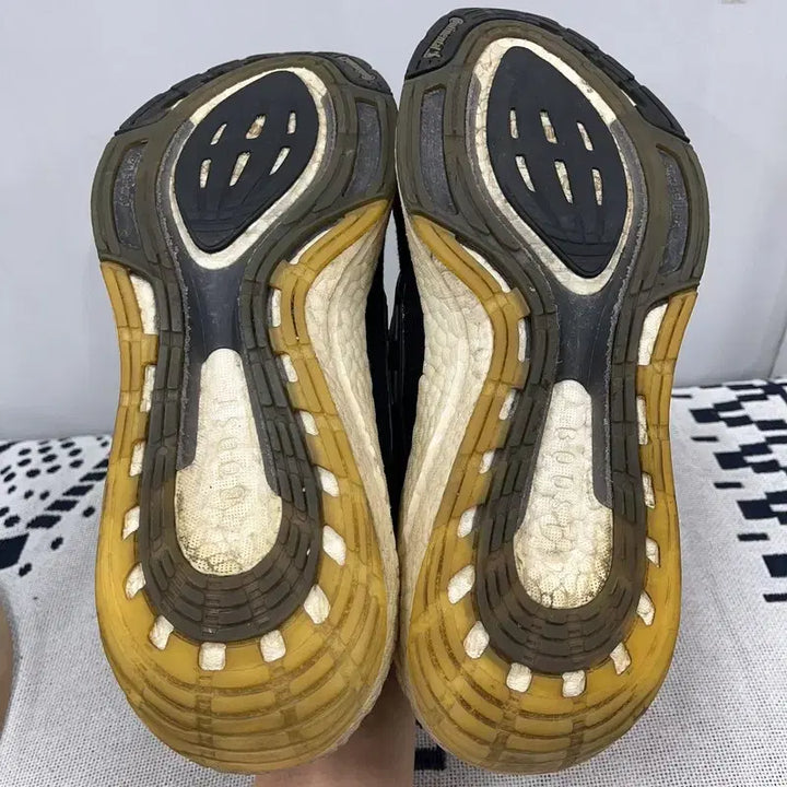 [BUNJANG] Adidas Ultraboost 21 Running Shoes 270 / 아디다스 울트라부스트 21 러닝화 운동화 270 X00011