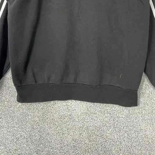 [BUNJANG] Adidas Gray Logo Tri-Stripe Oversized Sweatshirt XL / 아디다스 그레이 로고 삼선 오버핏 맨투맨 XL